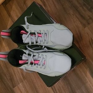 EUC Reebok Sneakers